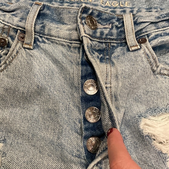 American Eagle Ripped/Distressed Jean Shorts Size 4 - Picture 7 of 9